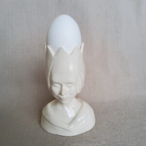 Iriz Paabo egg cup